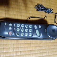 電話機色々　(固定電話、昔の携帯電話)の画像