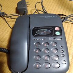 電話機色々　(固定電話、昔の携帯電話)の画像