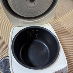 5.5合炊きの炊飯器の画像