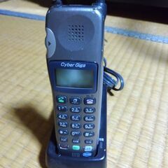 電話機色々　(固定電話、昔の携帯電話)の画像