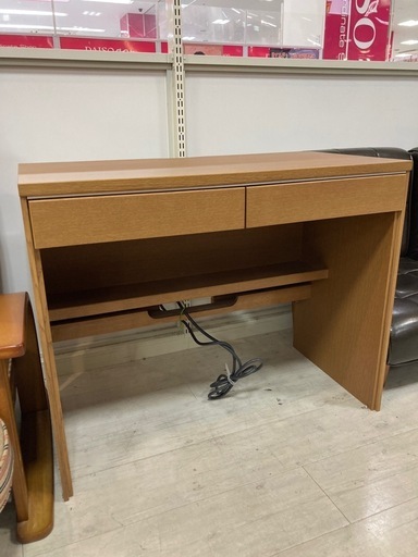 取りに来れる方限定！karimoku(カリモク)の引き出し付きデスクです！