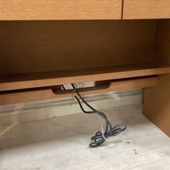 取りに来れる方限定！karimoku(カリモク)の引き出し付きデスクです！の画像