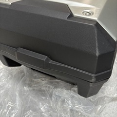 Vストローム250純正パニアケース3点セット（鍵2つﾘｱﾎﾞｯｸｽ台座付）の画像