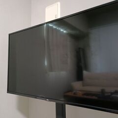 40インチテレビ（テレビスタンド付き）の画像