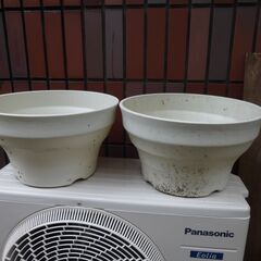 植木鉢　大型　2個の画像