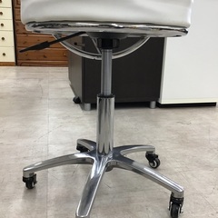 ◇ドリーム尼崎1号館◇丸型キャスターチェア　WHの画像