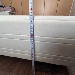 脚付きマットレス一体型シングルベッド　の画像