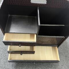 和家具 小物入れ 鎌倉彫り 牡丹 4段引き出し ⭐︎　引き取り限定の画像