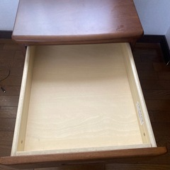 キャスター付きの棚の画像