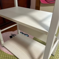 パソコンデスクの画像
