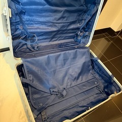 【引取限定】スーツケース シルバーの画像