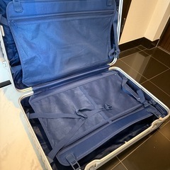 【引取限定】スーツケース シルバーの画像