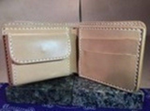 牛本革　二つ折り財布