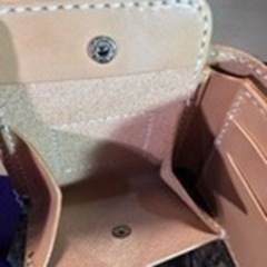 牛本革　二つ折り財布の画像