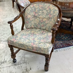 値下げしました 中古品　カリモク　コロニアルシリーズ　円卓ダイニング5点セット　キャスター難あり　公田店の画像