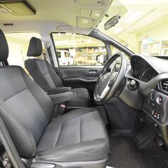 【オリジナル信用回復ローン対応可能　試乗出来ます　最短10日納車　車検R8年4月】H27年　トヨタVOXY ZS  ＥＴＣ　ＡＬＰＩＮＥナビ　フルセグＴＶ　バックカメラ　Ｂｌｕｅｔｏｏｔｈ　ＡＬＰＩＮＥフリップダウンモニター　両側パワースライドドア　スマートキー２個　プッシュスタート　ワンオーナー　車検Ｒ８年４月の画像