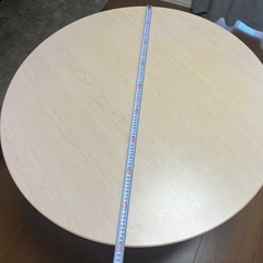 ダイニングテーブルの画像