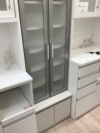 三幸の食器棚のご紹介！（トレファク寝屋川）