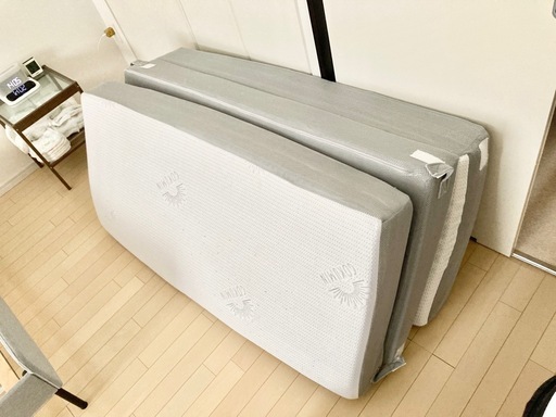 マットレス込み　IKEA ベッド ダブルサイズ　完売カラー ライトグレー　SLATTUM スラットゥム