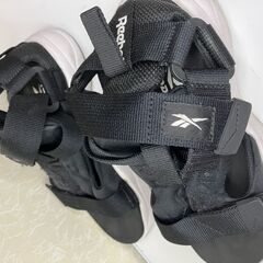 【中古雑貨】ファッション　リーボックサンダル　２３ｃｍの画像