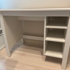 IKEA デスク (BRUSALI ブルサリ)