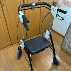 介護用の歩行器　の画像