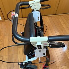 介護用の歩行器　の画像