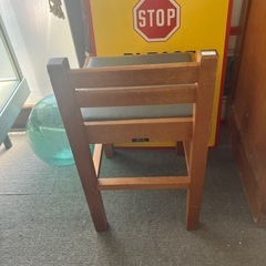 お寿司屋さん　四角イスの画像