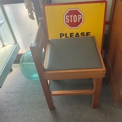 お寿司屋さん　四角イスの画像