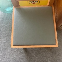 お寿司屋さん　四角イスの画像