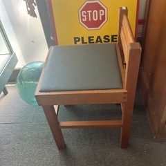 お寿司屋さん　四角イスの画像