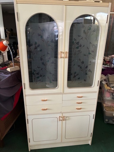 レトロポップ 食器棚 キャビネット 飾り棚 昭和レトロ アーチ 両開き ガラス戸ショーケース③