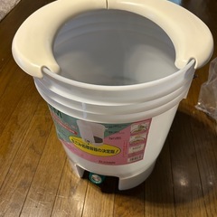 【新品・未使用】非常用トイレ／生ごみ処理バケツ（便座付き） の画像