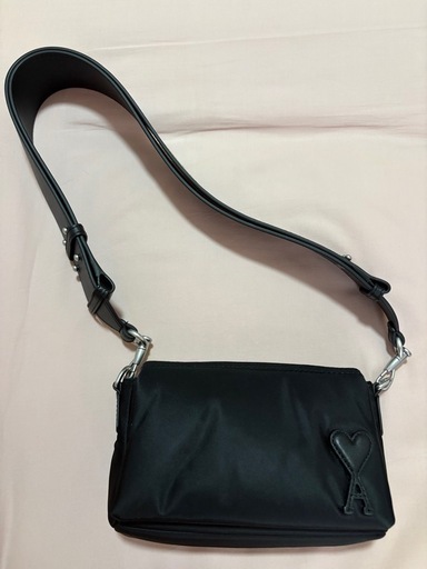 アミパリスブラック ショルダーバッグ