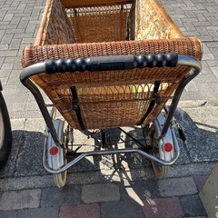 クラシック 籐製ベビーカー 花柄乳母車　ラタン　籐　ベビーカー　アンティークの画像
