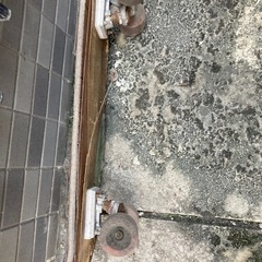 スケボーと竹馬の画像