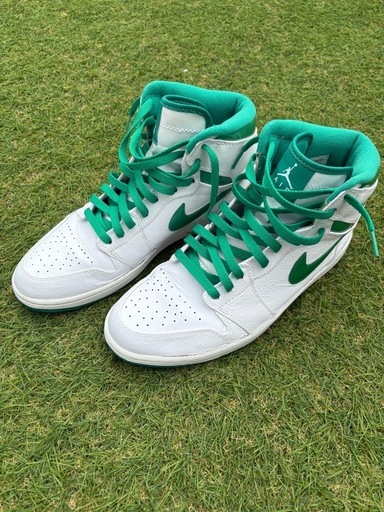 NIKE AIR JORDAN 1 RETRO 