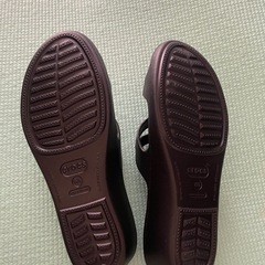 新品未使用クロックス　サンダルの画像
