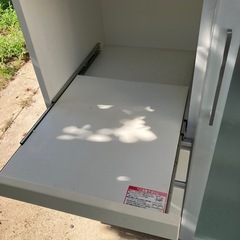 キッチンボード　食器棚　カップボードの画像