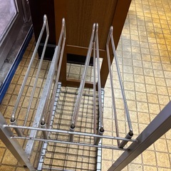 レトロなオープンクローゼットの画像