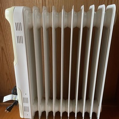 2022年製 アイリス オイルヒーター POH-1210KS-Wの画像