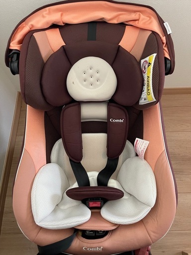 チャイルドシート　Combi     ネルームエッグショック    
