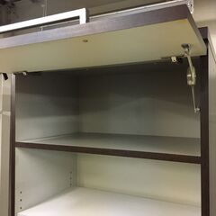  24983  棚・引出付レンジラック　家電キャビネット　コンセント口付 綾野製作所   ◆大阪市内・東大阪市他 6,000円以上ご購入で無料配達いたします！◆ ※高槻・枚方方面◆西宮・尼崎方面◆生駒方面　それぞれ条件付き無料配送あり！            の画像
