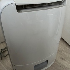 Panasonic ナノイー除湿機　2014年製　使用期間2年程度の画像