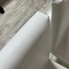 白いすみ2脚の画像