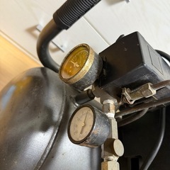 オイルレス　エアーコンプレッサー　の画像