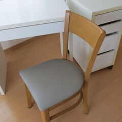 【手渡し】IKEA　机＆引出し＆椅子＆スタンド　４点セットですの画像