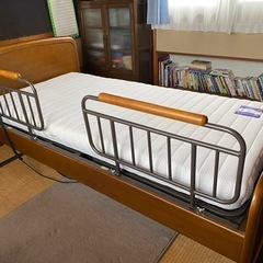 介護用昇降シングルベッド（マットレス付き）
の画像