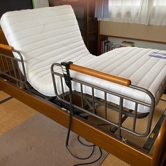 介護用昇降シングルベッド（マットレス付き）
の画像