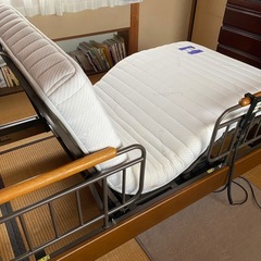 介護用昇降シングルベッド（マットレス付き）
の画像